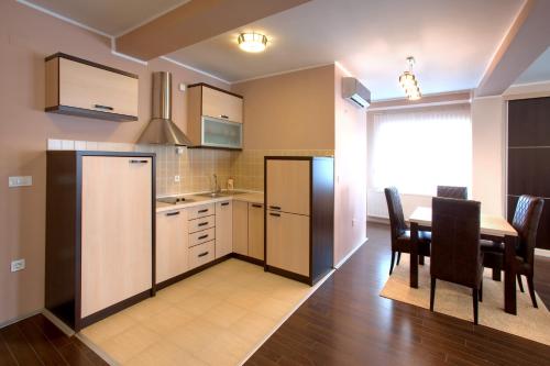 A kitchen or kitchenette at Guesthouse Vitez