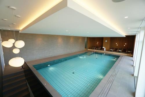 La alberca dentro o cerca de Hotel Strandhus