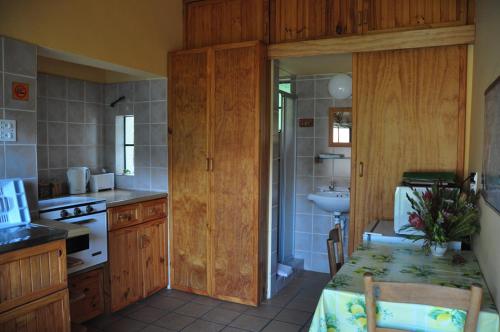 Dapur atau dapur kecil di Kierie Kwaak Self Catering