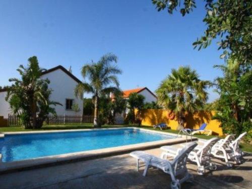 Chalet la Huerta con piscina y wifi