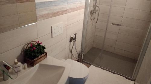 Koupelna v ubytování CastelCharme b&b