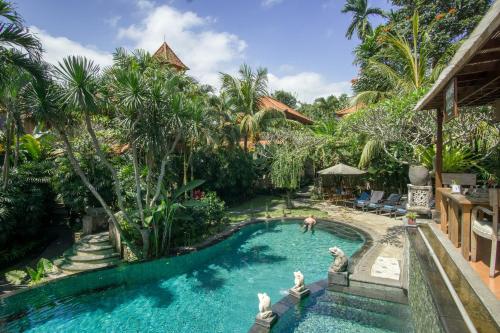 Poolen vid eller i närheten av Villa Sonia Ubud