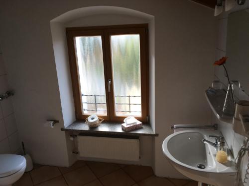Kylpyhuone majoituspaikassa Alter Pfarrhof