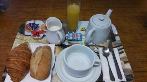 Možnosti snídaně pro hosty v ubytování Hôtel des Facultés