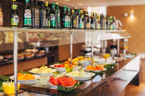 Eten bij of ergens in de buurt van het hotel

