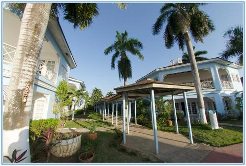 Gallery image of Beachcomber Club Resort in Negril