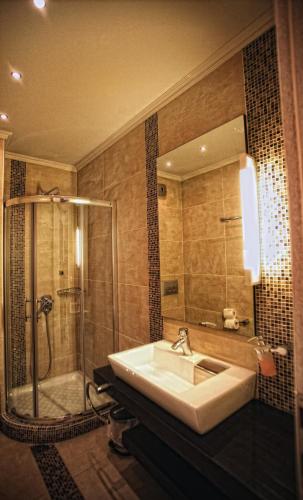 Koupelna v ubytování Stamos Hotel