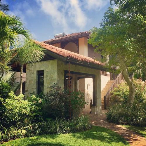 Jardín al aire libre en Sergeant House Boutique Villa & Private Beach
