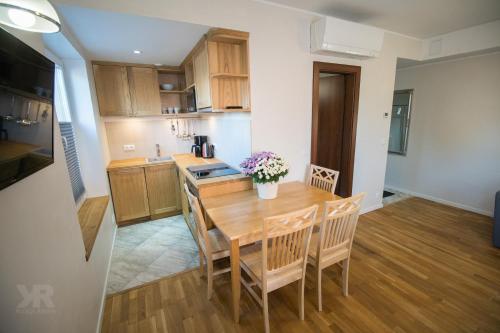 Η κουζίνα ή μικρή κουζίνα στο Maria Apartments