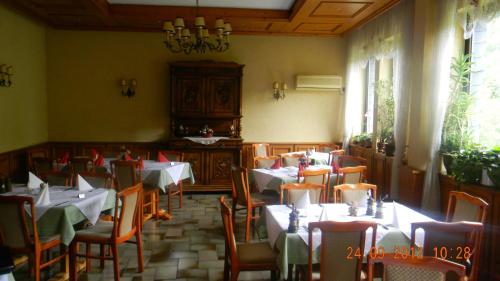 Un restaurante o sitio para comer en Landgasthof Wiesenmühle