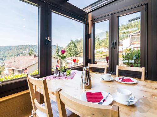 Nespecifikovaný výhled na hory nebo výhled na hory při pohledu z hotelu