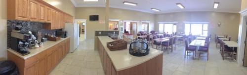 Gallery image of New Imperial Suites in Whitecourt