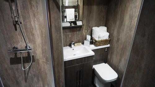 Kylpyhuone majoituspaikassa Ivybank Lodge