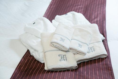 a pile of towels sitting on a red treadmill at HOTEL PERRIER (Adult Only) in Tokyo