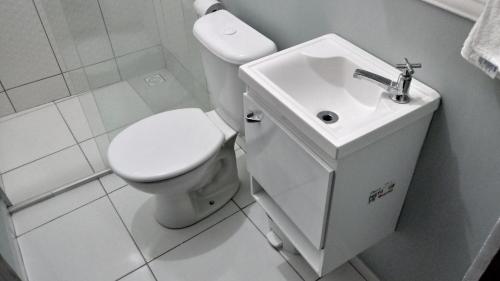 Bilik mandi di Pousada Pai Nosso