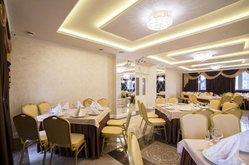 Restoran ili drugo mesto za obedovanje u objektu Legendary Hotel Tsarskii Dvor