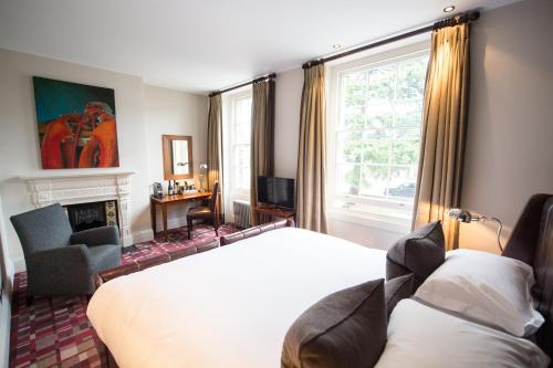 Ένα ή περισσότερα κρεβάτια σε δωμάτιο στο Hotel Du Vin & Bistro Tunbridge Wells