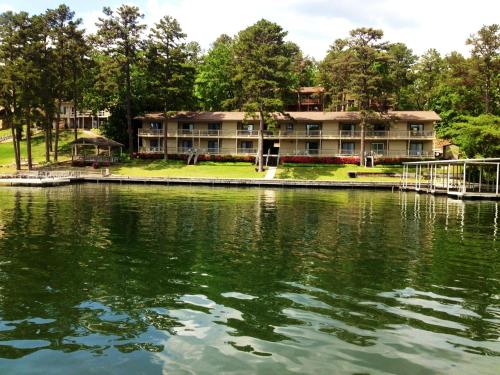 Long Island Lake Resort – Photos 2