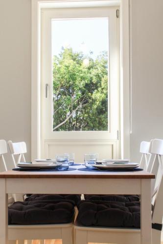Classic Comfort at Porto Center