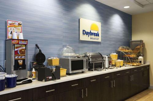 Φωτογραφία από το άλμπουμ του Days Inn & Suites by Wyndham Altoona σε Altoona
