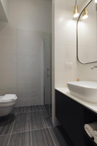Ένα μπάνιο στο Magic View Apartments
