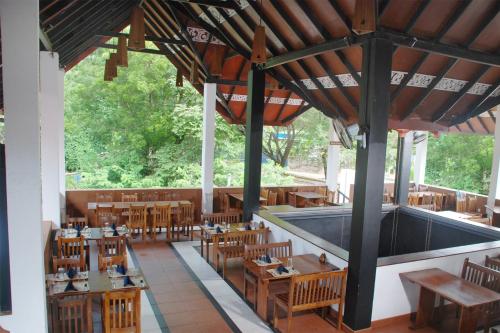 Gallery image of The Triangle Hotel in Anuradhapura