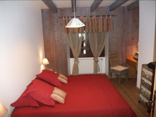 Llit o llits en una habitació de Le Domaine du Grand Cellier Gîtes Appartement en Savoie