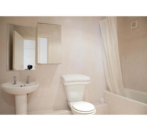 Ванна кімната в London Tottenham - good for centre and Redwood House-autism