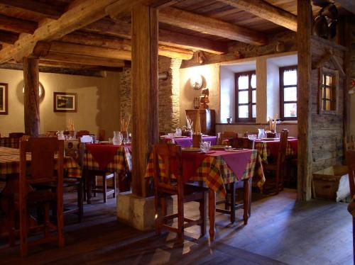 ห้องอาหารหรือที่รับประทานอาหารของ Agriturismo Barba Gust