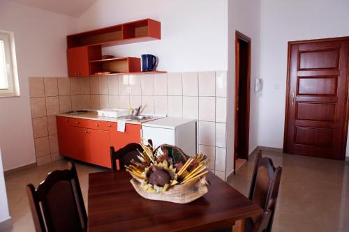 Фотография из галереи Apartments Baron в Свети-Стефане