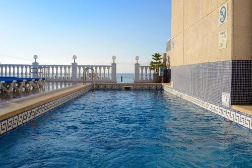 Bazén v ubytování Hotel Avenida nebo v jeho okolí