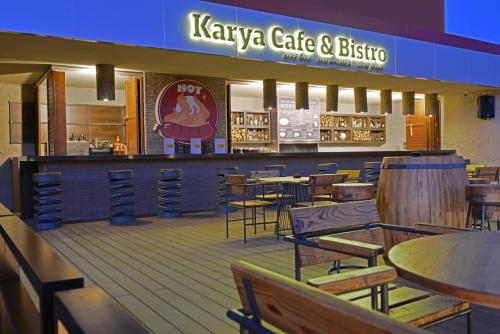 Karinna Hotel Convention Center & Spa Luxury - Full Board Plusにあるラウンジまたはバー