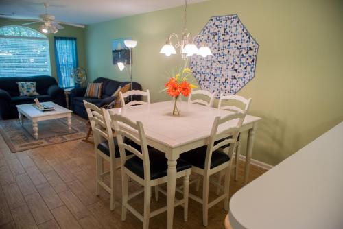Pawley's True Blue – Photos 4