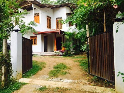 Taman di luar Nature Villa