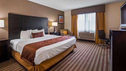Postel nebo postele na pokoji v ubytování Best Western Plus Newark/Christiana Inn