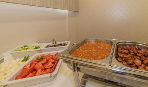 Makanan di atau berdekatan hotel
