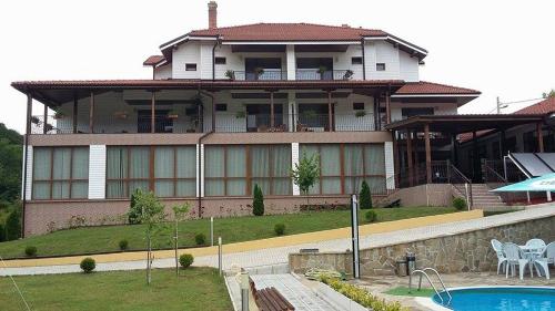 Πισίνα στο ή κοντά στο Къща за гости Пролет