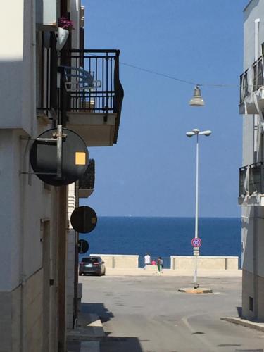 Vista generica sul mare o vista sul mare dall'interno dell'appartamento