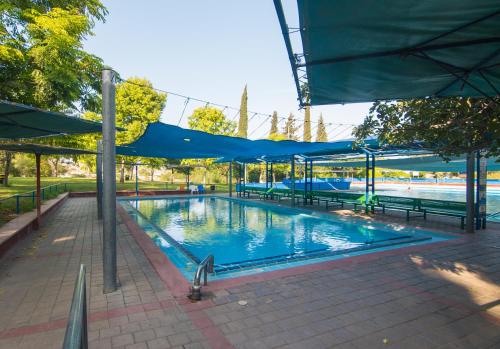 Piscina a Pina BaGilboa o a prop