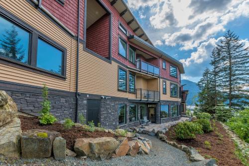 Gallery image of The Lodge on Harrison Lake in Harrison Hot Springs