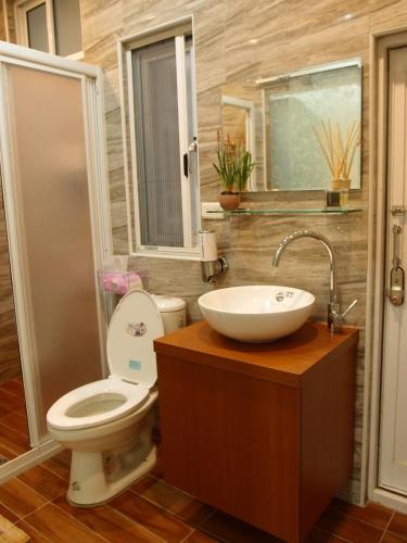 Bilik mandi di Ji Shih Life Style Hotel