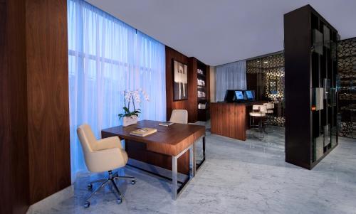 Μια τηλεόραση ή/και κέντρο ψυχαγωγίας στο Pullman Dubai Creek City Centre