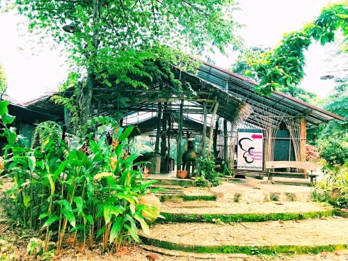 Zahrada ubytování Khao Sok Homestay Resort