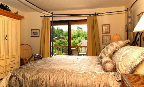 Postel nebo postele na pokoji v ubytování Chetola Resort Condominiums