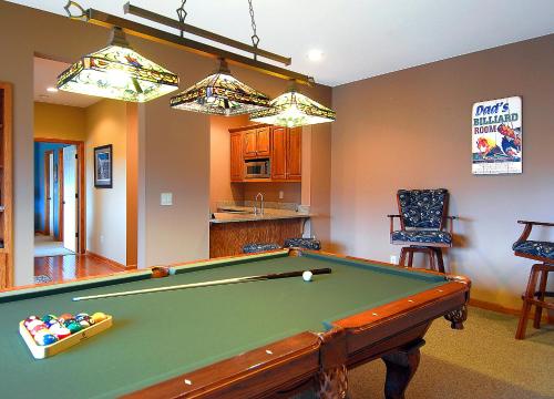 Biliár nebo kulečník v ubytování Chetola Resort Condominiums
