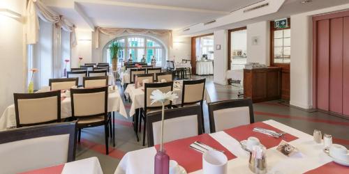 Restorāns vai citas vietas, kur ieturēt maltīti, naktsmītnē Hotel Drei Könige