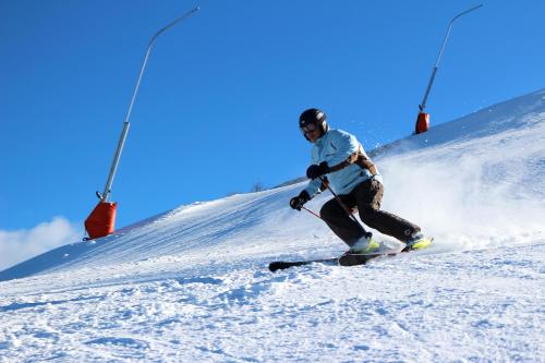 Ski di hotel atau berdekatan