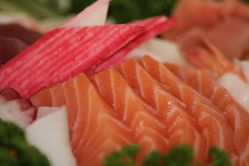 a plate of sushi with salmon and broccoli at Da Yang in Rankweil