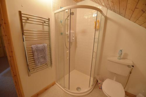 A bathroom at The Old School House