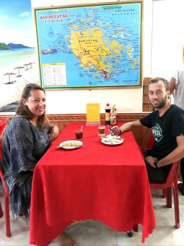 Επισκέπτες που μένουν στο Thanh Trung Hotel